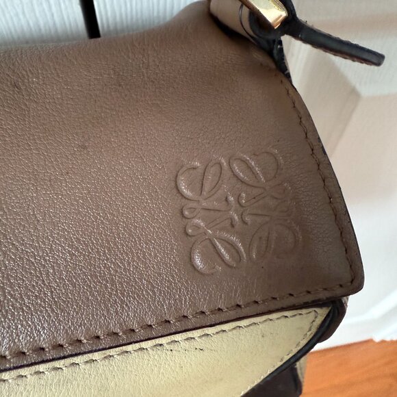 LOEWE PUZZLE - SIZE SMALL - LEATHER - VERY GOOD PRE-LOVED CONDITION - Picture 5 of 16